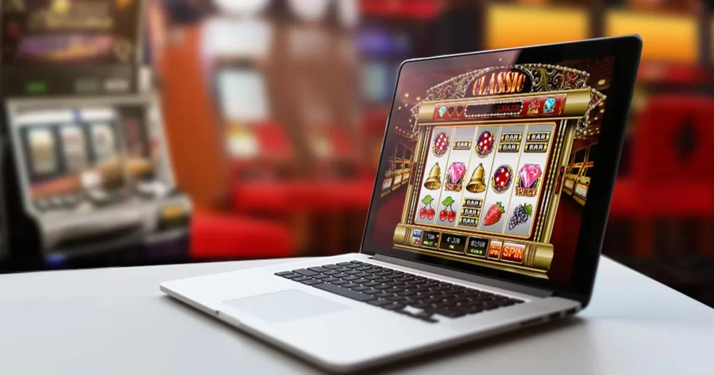 What are the benefits of playing slots online?